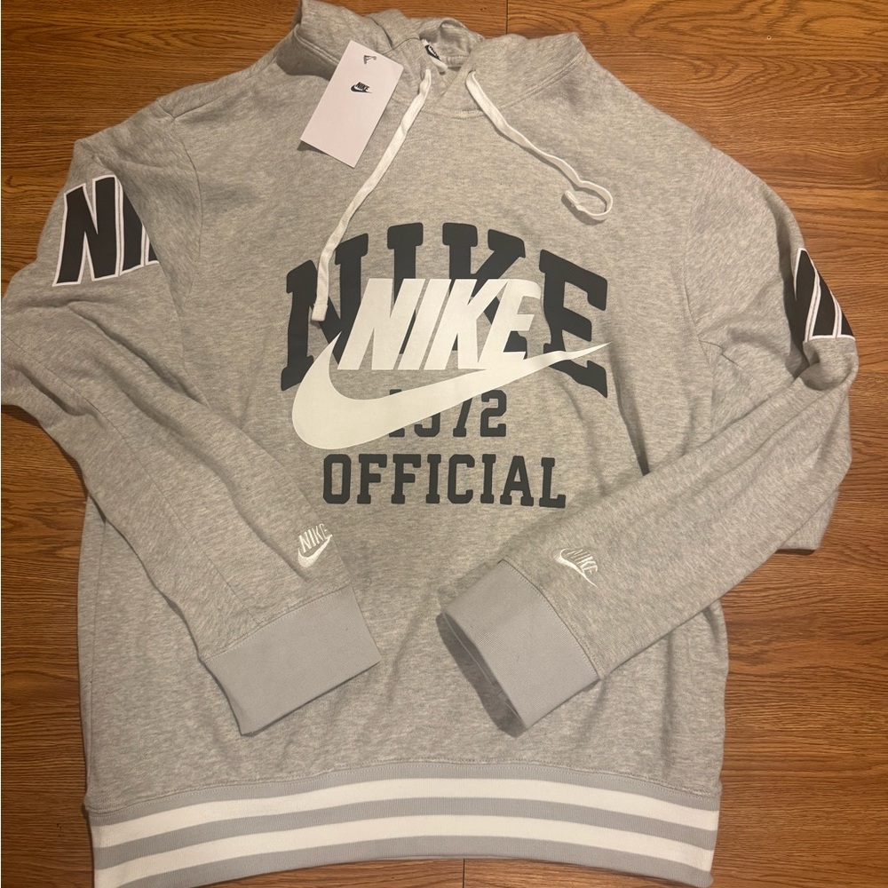 Nike Light Gray Crewneck Men's Sweater